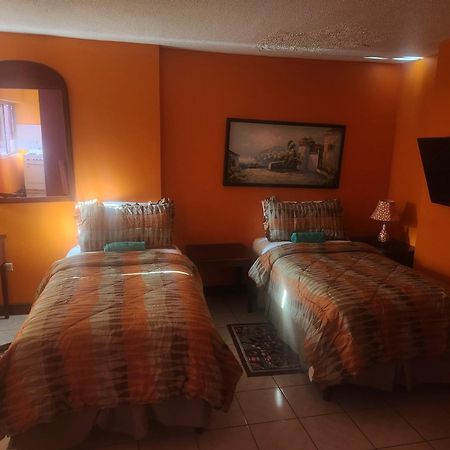 Turtle Towers Apartment Ocho Rios Luaran gambar
